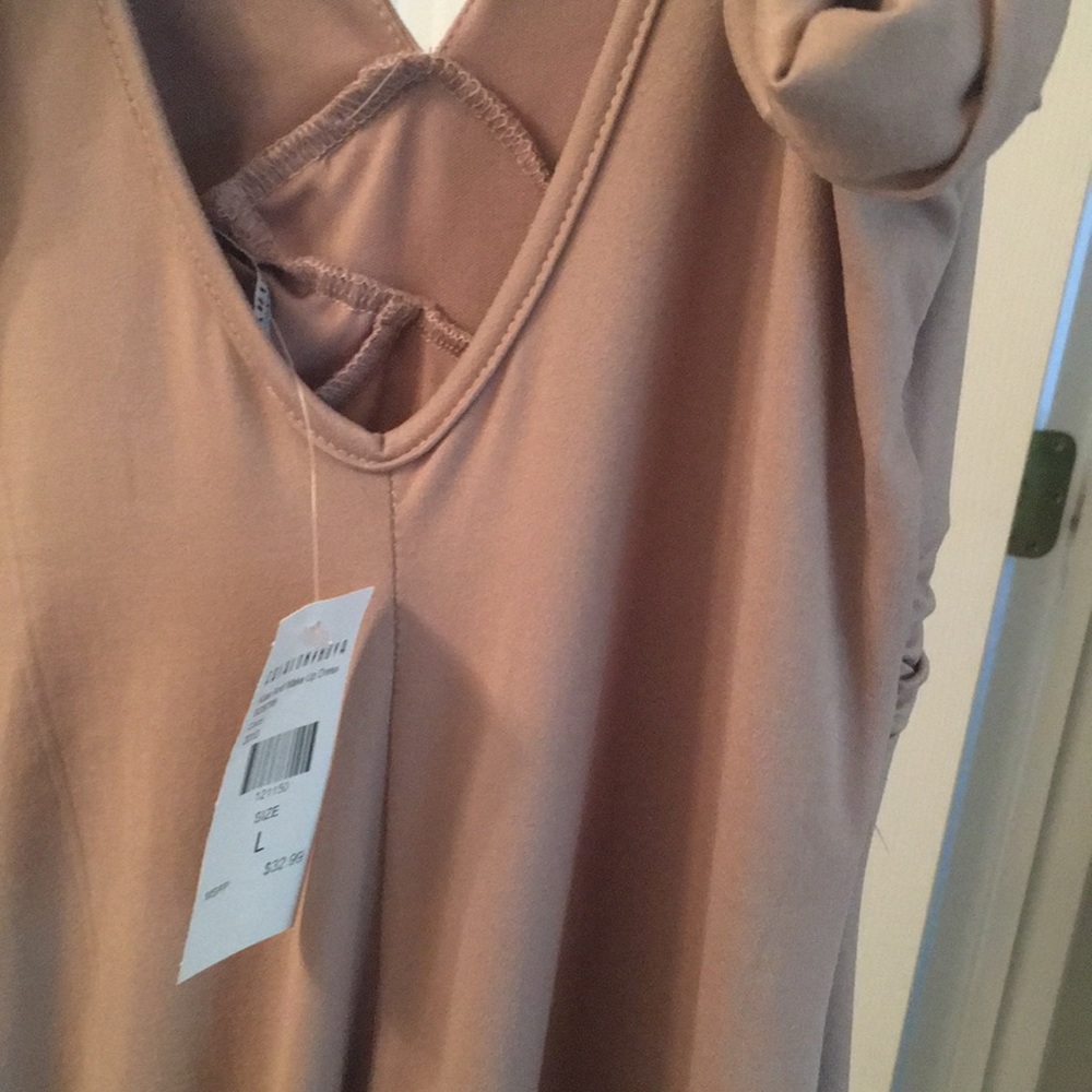 Dress - Picture 3 of 4